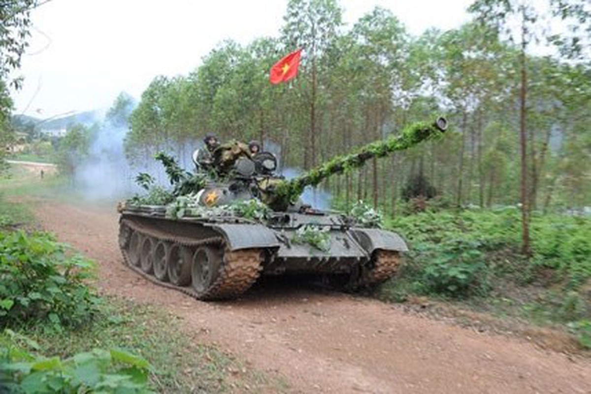 Tháng Tư ở Lữ đoàn Xe tăng B09