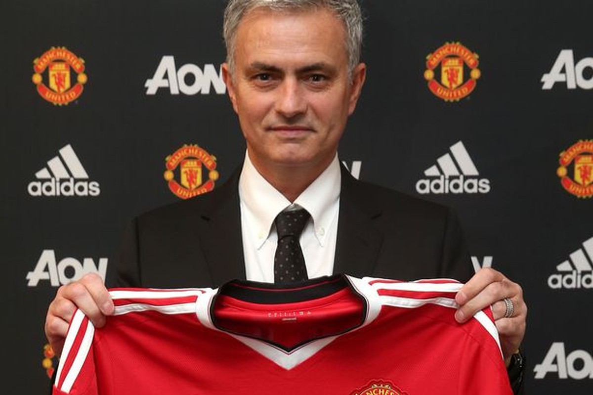 Mourinho nói gì đầu tiên sau khi thành HLV Man United?