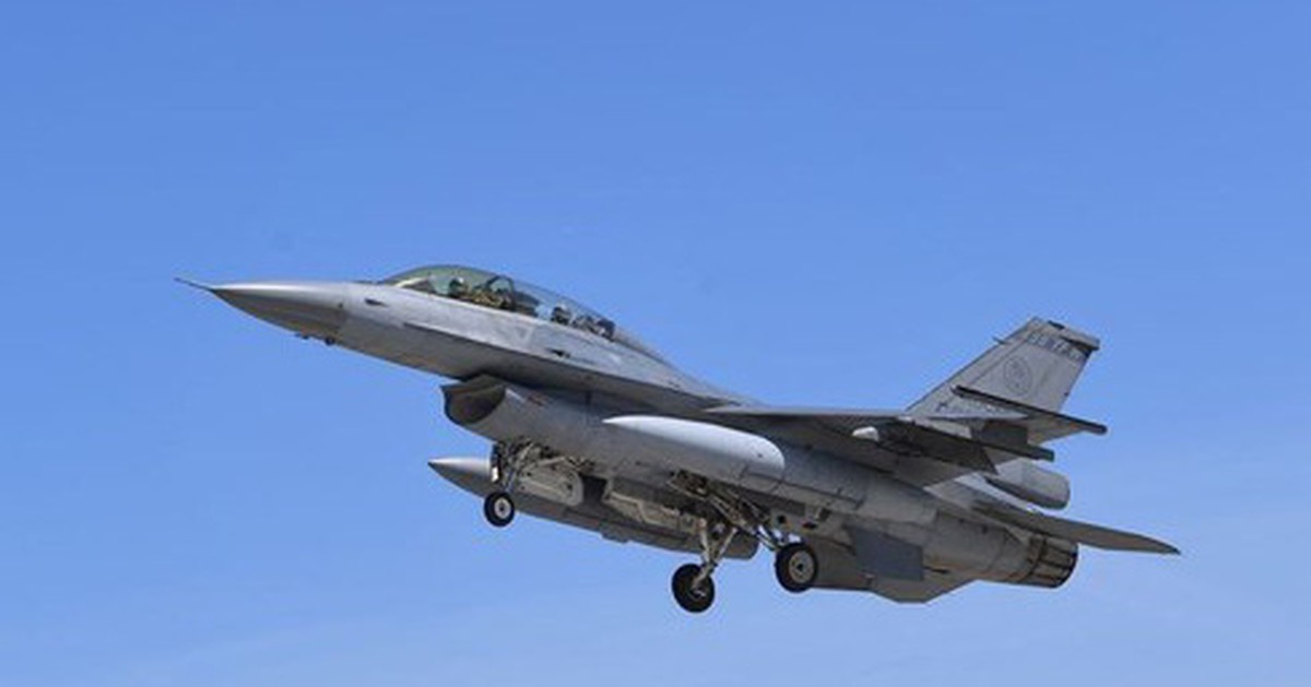 Hé lộ thời gian Mỹ bàn giao loạt tiêm kích F-16, xe tăng và tên lửa cho ...