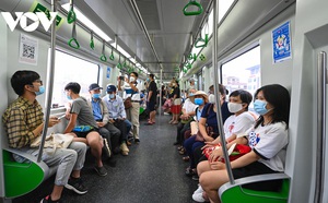 Người dân Hà Nội chính thức được đi tuyến metro gần 35.000 tỷ đồng sau 14 năm chờ đợi - Ảnh 7.