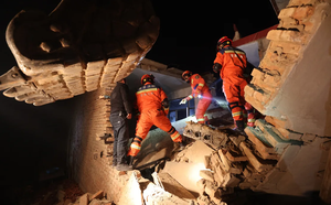 Động đất Cam Túc kinh hoàng nhất ở Trung Quốc gần 10 năm, &quot;72 giờ vàng&quot; bị thách thức nghiêm trọng