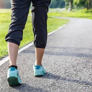 Sau 50 tuổi, đi bộ 10.000-20.000 bước/ngày có thực sự kéo dài tuổi thọ? Bác sĩ thẳng thắn chỉ ra kết quả không ngờ