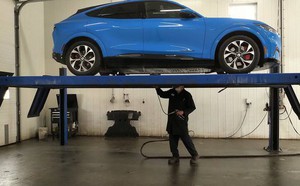 Kia EV9 nhá hàng trước giờ G: Dàn đèn trước nhấp nháy như biển quảng cáo, có chi tiết y chang Range Rover
