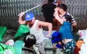 Cụ ông 81 tuổi dùng tuýp sắt đánh con dâu chấn thương sọ não
