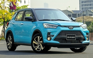Toyota VN giảm giá: Raize lần đầu dưới 500 triệu, Yaris Cross từ 650 triệu, Fortuner thêm trang bị đấu Everest