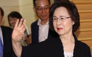 Mỹ nh&acirc;n &ocirc;m hận nữ sĩ Quỳnh Dao suốt 26 năm - Ảnh 2.