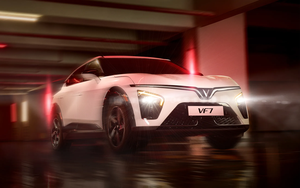 Bán hơn 100.000 xe, VinFast lập kỷ lục: Hóa ra phải 'nương tựa' vào thứ này