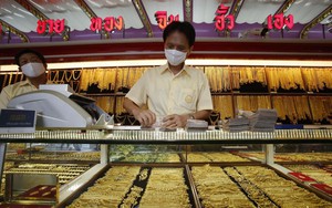 Gi&aacute; v&agrave;ng thế giới lập đỉnh, gi&aacute; v&agrave;ng tại một nước Đ&ocirc;ng Nam &Aacute; lại rẻ bất ngờ