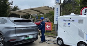 Pin lithium bốc cháy, máy bay Trung Quốc phải hạ cánh khẩn cấp- Ảnh 4.