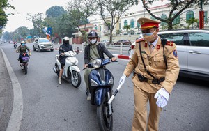 Tài xế vừa đi tù hơn 10 năm vi phạm nồng độ: Phân trần không biết luật rồi bỏ xe đi về- Ảnh 17.
