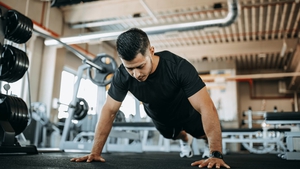 3 việc n&ecirc;n, 5 điều cần tr&aacute;nh khi chơi Pickleball để khỏe l&acirc;u d&agrave;i - Ảnh 2.