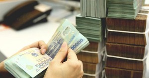 Lương ngân hàng vẫn luôn 