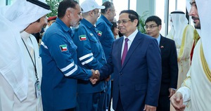 Thăm tổ hợp 27 tỷ USD là niềm tự hào của Kuwait, Thủ tướng đề cập tới siêu dự án có 3 nước tham gia ở VN
