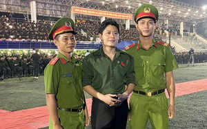 Vợ cũ Đan Trường chia sẻ, kìm nén không khóc- Ảnh 1.