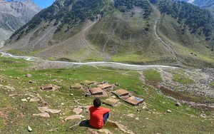 Cảnh thành phố đông nhất thế giới nhưng chìm trong ngập lụt và ô nhiễm - Ảnh 13.