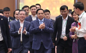 Chiêu trốn việc không ai ngờ: Nhân viên Ôn Châu chỉ cần in mặt ra giấy là điểm danh "ngon ơ" - Ảnh 5.