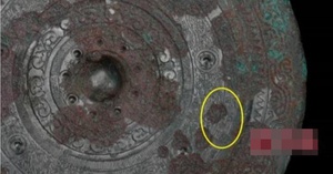 Chuyện gì đang diễn ra ở Trung Quốc: Sau tin đồn khó hiểu, nhà nhà đổ xô ra ngân hàng để làm chuyện này - Ảnh 4.