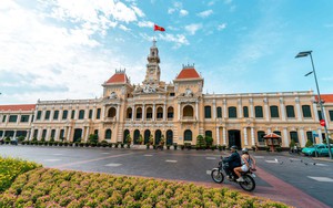 Dù khó khăn, Việt Nam vẫn có thể tăng trưởng đứng đầu ASEAN, gấp 3,5 lần Thái Lan - Ảnh 2.