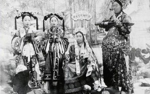 Vào đám cưới con gái, người phụ nữ bất ngờ nhận được khoản tiền hơn 54 tỷ đồng từ nước ngoài, kèm lời nhắn từ người gửi: “Không được trả lại” - Ảnh 3.