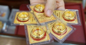 Giá vàng hôm nay "thấp thỏm" quanh đỉnh lịch sử: Lý giải giai đoạn "nén lò xo" trước mốc 124 triệu đồng - Ảnh 4.