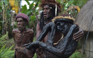 Danh tính thật sự của cao thủ đứng sau Giang Nam Thất Quái: Đến cả Tiêu Phong cũng phải quỳ lạy khi gặp - Ảnh 6.