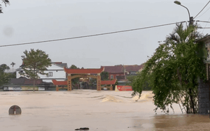 Hình ảnh tan hoang ở nơi tâm Bão số 10 quần thảo suốt đêm