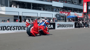 Honda có motor Pokémon: Không chạy nhờ bánh mà nhờ... chân trước sau