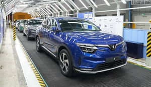 Mercedes-Benz C-Class đời mới lần đầu có ảnh chính thức với lướt tản nhiệt khủng gấp vài lần 3 Series - Ảnh 9.