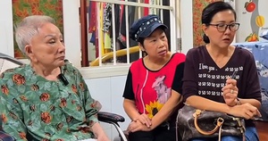 Con trai Chế Linh l&ecirc;n m&aacute;y bay về Mỹ, sức khỏe c&oacute; vấn đề - Ảnh 3.