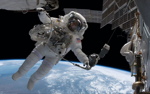 Lạ đời như H&ograve;a Th&acirc;n: Chỉ th&iacute;ch phụ nữ đ&atilde; qua một đời chồng, d&aacute;m gi&agrave;nh cả mỹ nh&acirc;n b&ecirc;n cạnh C&agrave;n Long - Ảnh 6.