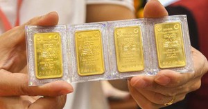 Gi&aacute; v&agrave;ng tối 31/1: Cơn lốc giảm gi&aacute; qu&eacute;t sạch lợi nhuận, nh&agrave; đầu tư ngỡ ng&agrave;ng trước c&uacute; sập lịch sử - Ảnh 2.