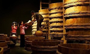 B&ecirc;n trong hầm chứa t&agrave;i sản cho giới si&ecirc;u gi&agrave;u - Ảnh 2.