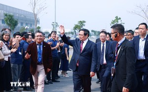 Việt Nam đang triển khai tuyến cao tốc băng qua 2 con đ&egrave;o hiểm trở, gi&uacute;p giảm đến 50% chi ph&iacute; vận tải - Ảnh 2.