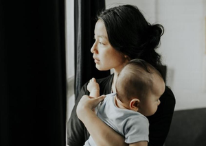 Uống l&aacute; đinh lăng, rễ l&aacute; lốt, người đ&agrave;n &ocirc;ng cấp cứu v&igrave; kh&ocirc;ng thể đi lại - Ảnh 2.