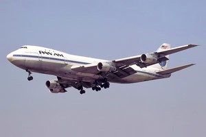 M&aacute;y bay chở h&agrave;ng Boeing 737 mất t&iacute;ch tr&ecirc;n biển Ả Rập, hạ độ cao đổi hướng bất thường trước khi biến mất khỏi radar - Ảnh 2.