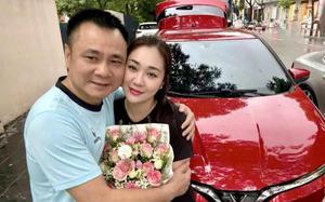 Vợ đẹp khiến &ocirc;ng ho&agrave;ng nhạc đỏ đ&igrave;nh đ&aacute;m muốn "giữ thật chặt" - Ảnh 6.