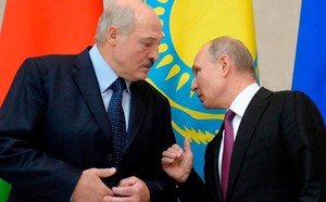 lukashenko-putin-156431480833724075903-crop-15643148303131918710900