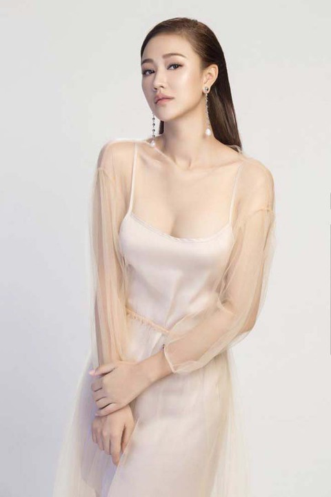 Quá khứ làm người mẫu vô danh ở “Hãy chọn giá đúng” của Maya - Ảnh 3. Quá khứ làm người mẫu vô danh ở “Hãy chọn giá đúng” của Maya - Ảnh 3.