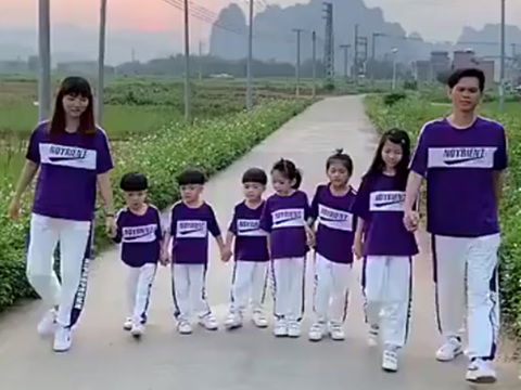 Đã sinh 3 con gái nên cặp vợ chồng muốn có thêm con trai, kết quả ngoài sức mong đợi khiến cả nhà dở khóc dở cười - Ảnh 3. Đã sinh 3 con gái nên cặp vợ chồng muốn có thêm con trai, kết quả ngoài sức mong đợi khiến cả nhà dở khóc dở cười - Ảnh 3.