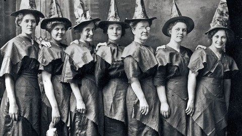 Halloween đến từ đâu? Tại sao lễ hội ma quỷ này lại được nhiều người đón nhận? - Ảnh 2. Halloween đến từ đâu? Tại sao lễ hội ma quỷ này lại được nhiều người đón nhận? - Ảnh 2.