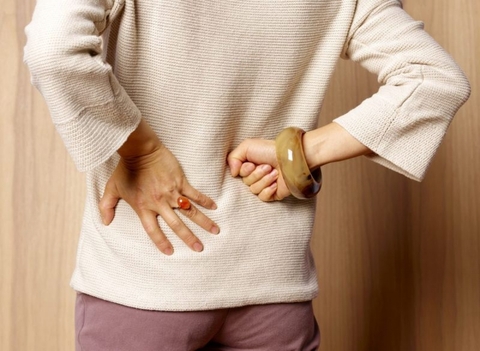 10 triệu chứng thoát vị đĩa đệm bạn cần lưu ý - Ảnh 2. 10 triệu chứng thoát vị đĩa đệm bạn cần lưu ý - Ảnh 2.