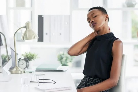 10 triệu chứng thoát vị đĩa đệm bạn cần lưu ý - Ảnh 3. 10 triệu chứng thoát vị đĩa đệm bạn cần lưu ý - Ảnh 3.