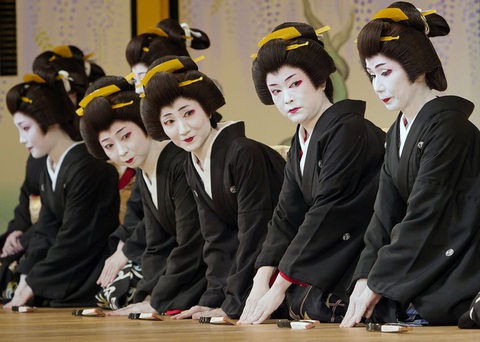 Geisha Nhật Bản và những sự thật bị người đời hiểu nhầm: Không phải là kỹ nữ! - Ảnh 4. Geisha Nhật Bản và những sự thật bị người đời hiểu nhầm: Không phải là kỹ nữ! - Ảnh 4.