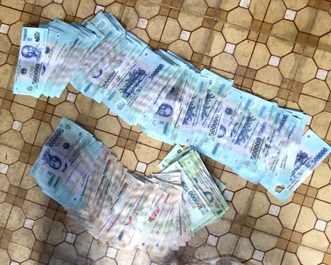 Hàng chục đối tượng tổ chức đá gà ăn tiền trong rừng cao su giữa mùa dịch - Ảnh 4. Hàng chục đối tượng tổ chức đá gà ăn tiền trong rừng cao su giữa mùa dịch - Ảnh 4.