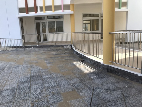 Trường mầm non hiện đại bậc nhất Huế bị lún 20 cm khi mới khánh thành - Ảnh 2. Trường mầm non hiện đại bậc nhất Huế bị lún 20 cm khi mới khánh thành - Ảnh 2.
