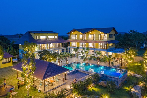 Vì đam mê và thích tụ tập, người phụ nữ này mua 6000m2 đất ở Ba Vì xây cả một resort mini sang chảnh để tận hưởng cuộc sống nghỉ dưỡng cho gia đình - Ảnh 2. Vì đam mê và thích tụ tập, người phụ nữ này mua 6000m2 đất ở Ba Vì xây cả một resort mini sang chảnh để tận hưởng cuộc sống nghỉ dưỡng cho gia đình - Ảnh 2.