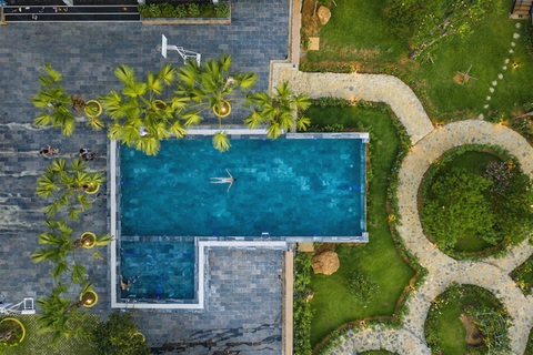Vì đam mê và thích tụ tập, người phụ nữ này mua 6000m2 đất ở Ba Vì xây cả một resort mini sang chảnh để tận hưởng cuộc sống nghỉ dưỡng cho gia đình - Ảnh 7. Vì đam mê và thích tụ tập, người phụ nữ này mua 6000m2 đất ở Ba Vì xây cả một resort mini sang chảnh để tận hưởng cuộc sống nghỉ dưỡng cho gia đình - Ảnh 7.