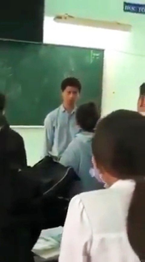 Học sinh trả treo với giáo viên: Giải pháp nào khi học sinh cũng là nạn nhân? - Ảnh 1. Học sinh trả treo với giáo viên: Giải pháp nào khi học sinh cũng là nạn nhân? - Ảnh 1.