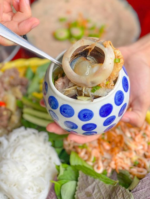 Giật mình trước những món ăn bề ngoài kinh dị nhưng cực ngon của Việt Nam - Ảnh 1. Giật mình trước những món ăn bề ngoài kinh dị nhưng cực ngon của Việt Nam - Ảnh 1.