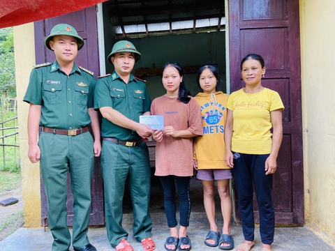 Nữ sinh người dân tộc Rục đầu tiên đỗ đại học và ước mơ trở thành cô giáo - Ảnh 1. Nữ sinh người dân tộc Rục đầu tiên đỗ đại học và ước mơ trở thành cô giáo - Ảnh 1.